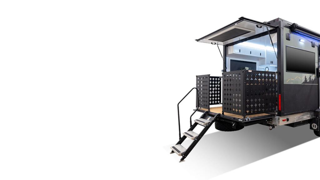 pause 22.4 canada deck side view